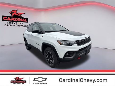 Used 2024 Jeep Compass Trailhawk image 1