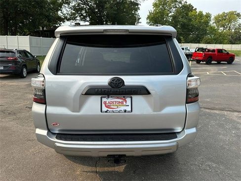Used 2024 Toyota 4Runner TRD Off-Road Premium image 7