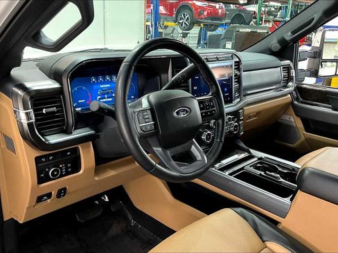Used 2024 Ford F350 Lariat image 16