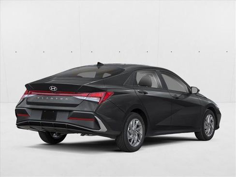 New 2026 Hyundai Elantra SEL Sport FWD image 2