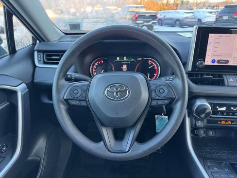 Used 2023 Toyota RAV4 LE image 19