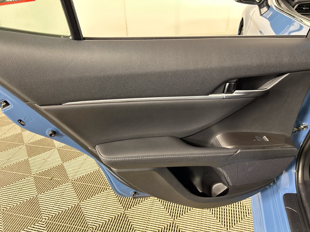 Used 2023 Toyota Camry XSE FWD image 16