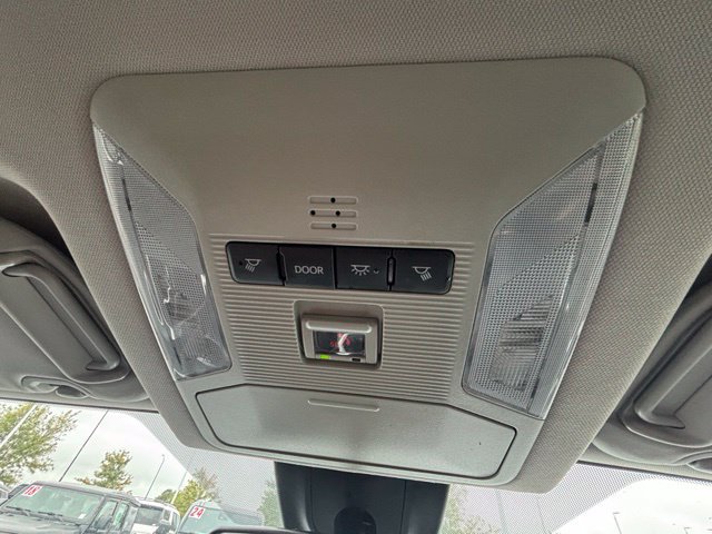 Used 2024 Toyota RAV4 XLE FWD image 37