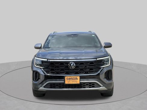 Used 2024 Volkswagen Atlas Cross Sport SE FWD image 8