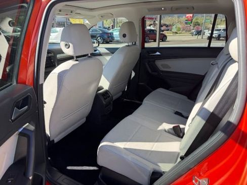 Used 2018 Volkswagen Tiguan SEL image 46