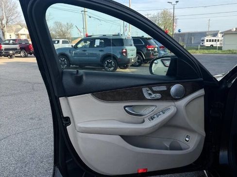 Used 2015 Mercedes-Benz C 300 4MATIC Sedan image 8