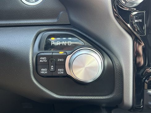 Used 2023 RAM 1500 Laramie image 24