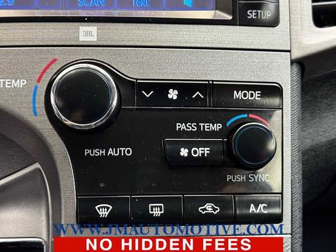 Used 2013 Toyota Venza XLE w/ XLE Premium Pkg AWD/4WD image 34