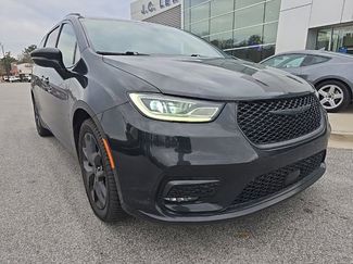Used 2023 Chrysler Pacifica Limited w/ Uconnect Theater Family Group 360° Tour
