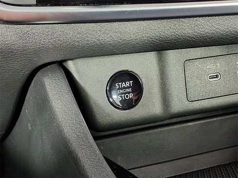 Used 2024 Nissan Rogue SV image 17