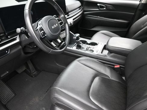 Used 2025 Kia Carnival SX w/ SX Dark Edition Package FWD image 19