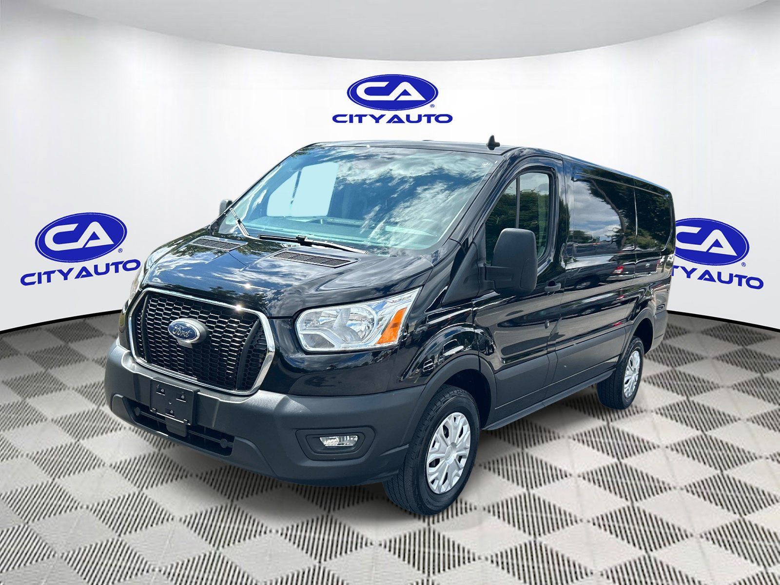 Used 2021 Ford Transit 250 Low Roof w/ Exterior Upgrade Package RWD image 8