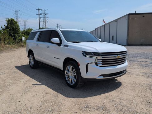 Used 2024 Chevrolet Suburban High Country AWD/4WD image 8