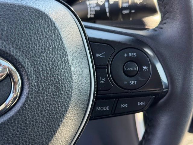 Certified 2021 Toyota RAV4 XLE Premium AWD/4WD image 28