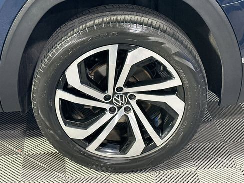 Used 2021 Volkswagen Atlas SEL Premium image 12