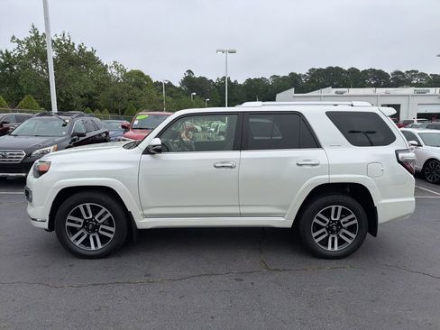 Used 2022 Toyota 4Runner Limited AWD/4WD image 5