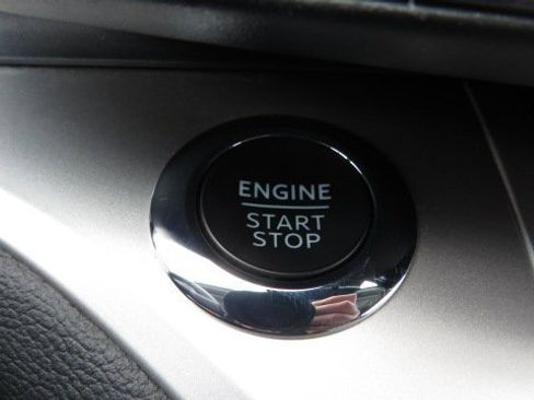 Certified 2022 Ford Explorer XLT w/ Equipment Group 202A image 21