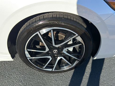 Used 2024 Nissan Sentra SR w/ SR Premium Package image 35