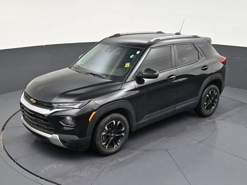 Used 2022 Chevrolet TrailBlazer LT w/ Convenience Package FWD image 12