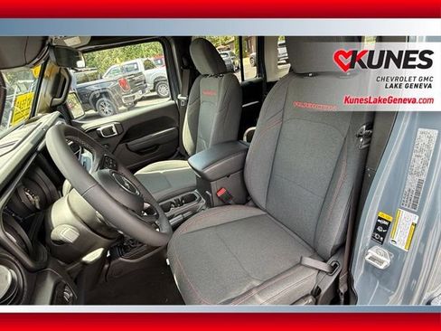 Used 2026 Jeep Wrangler Unlimited Rubicon AWD/4WD image 20