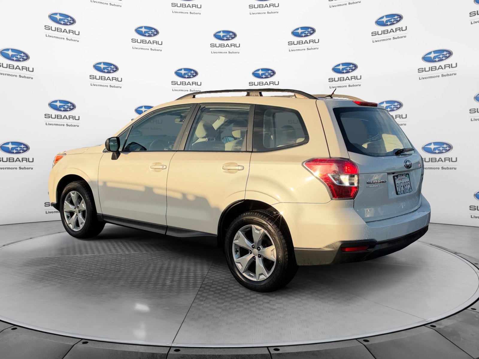 Used 2015 Subaru Forester 2.5i w/ Alloy Wheel Package AWD/4WD image 5