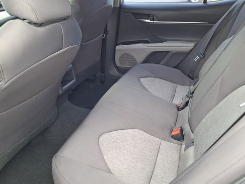 Used 2019 Toyota Camry LE image 20