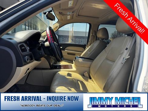 Used 2013 GMC Yukon XL Denali image 3