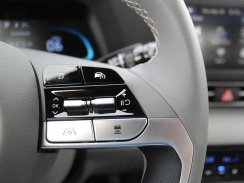 New 2026 Hyundai Elantra SEL Sport Premium FWD image 17