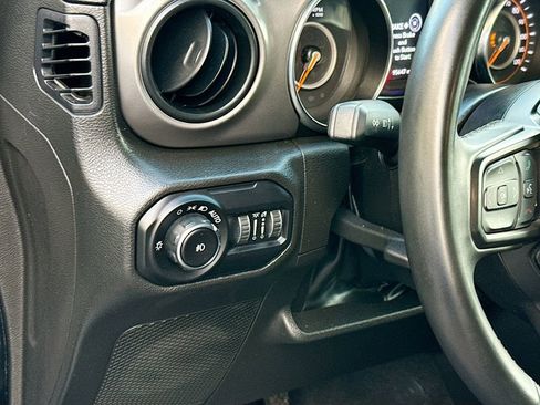 Used 2022 Jeep Wrangler Willys image 11