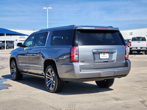 Used 2019 GMC Yukon XL Denali w/ Denali Ultimate Package image 4