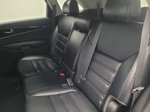 Used 2019 Kia Sorento EX image 18