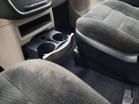 Used 2017 Dodge Grand Caravan SE w/ Power Window Group FWD image 26
