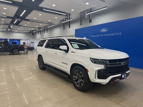 Used 2022 Chevrolet Suburban Z71 w/ Z71 Off-Road Package image 2