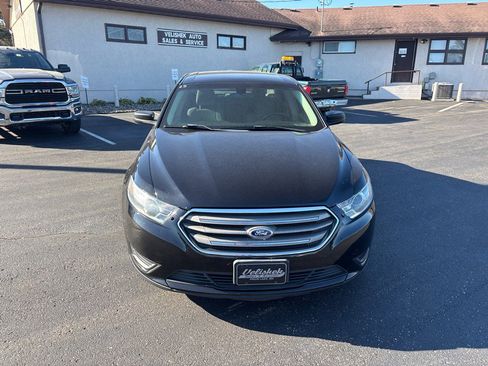 Used 2016 Ford Taurus SE image 8