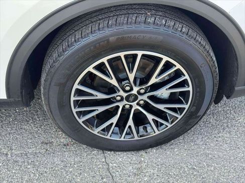 Used 2025 Ford Escape SE w/ PHEV Premium Package image 9