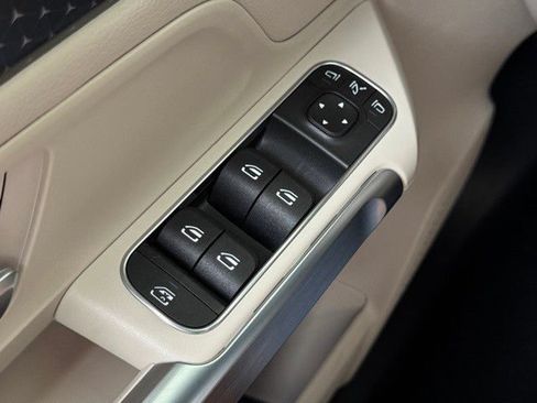 Certified 2025 Mercedes-Benz GLB 250 image 20