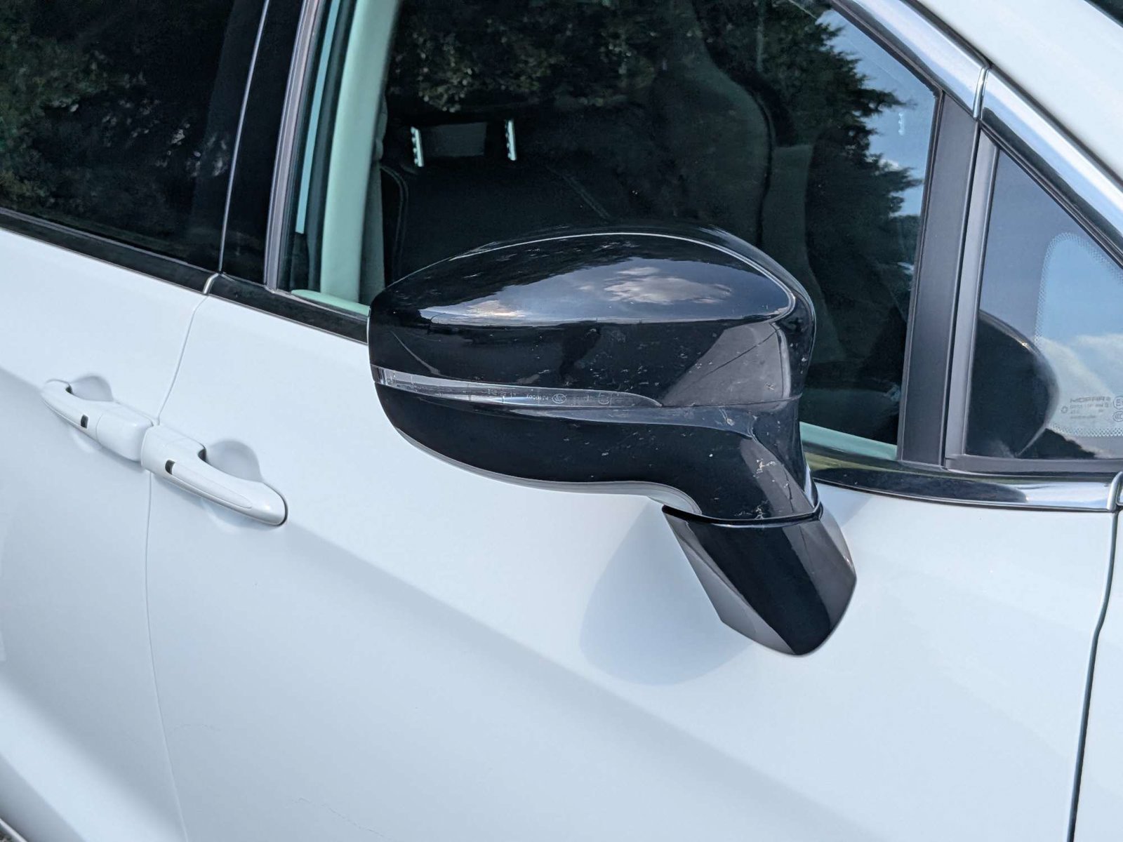 Used 2024 Chrysler Pacifica Touring-L FWD image 11