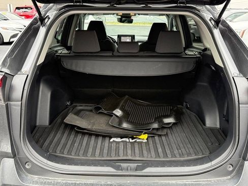 Used 2021 Toyota RAV4 XLE image 4