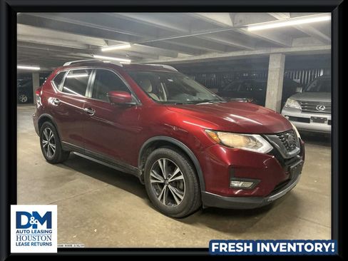 Used 2020 Nissan Rogue SV w/ Sun & Sound Touring Package FWD image 1