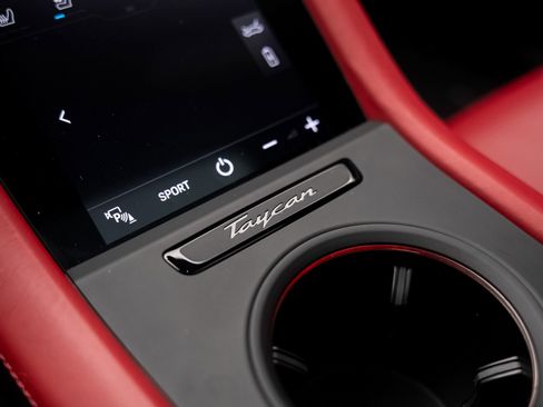 Used 2023 Porsche Taycan image 49