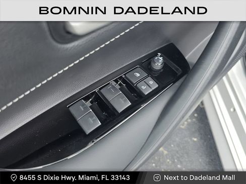 Used 2022 Toyota Corolla SE image 19