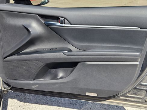 Used 2018 Toyota Camry SE w/ Moonroof Package FWD image 28