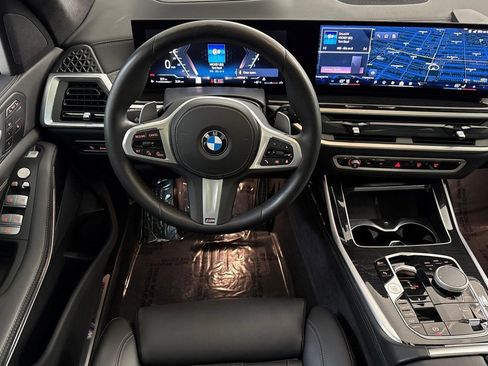 Used 2025 BMW X7 xDrive40i w/ M Sport Package AWD/4WD image 28