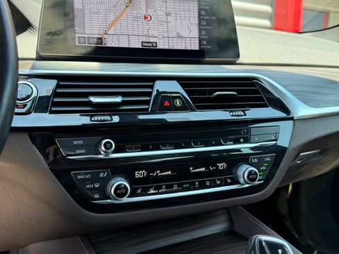 Used 2020 BMW M550i xDrive w/ Dynamic Handling Package AWD/4WD image 23