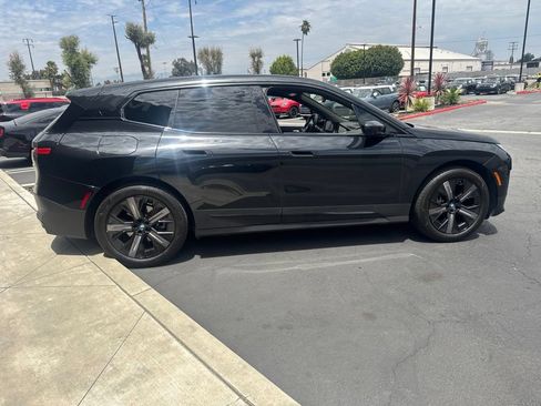 Used 2024 BMW iX xDrive50 w/ Premium Package AWD/4WD image 9