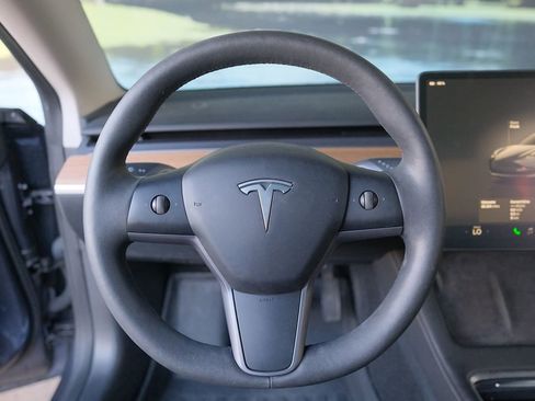 Used 2023 Tesla Model 3 Standard Range RWD image 14