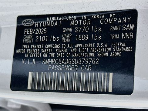 Used 2025 Hyundai Venue SEL FWD image 12