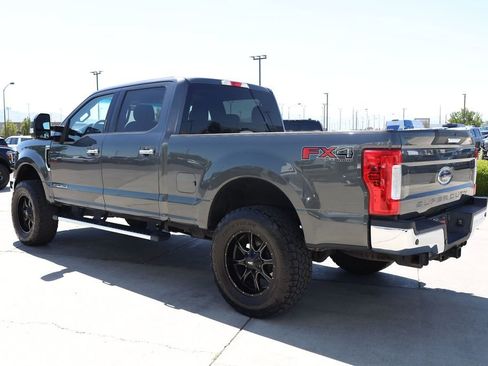 Used 2019 Ford F250 XLT w/ XLT Premium Package AWD/4WD image 4
