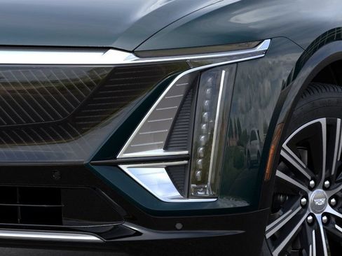 New 2027 Cadillac Lyriq Luxury RWD image 10