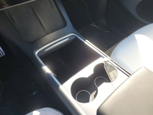 Used 2023 Tesla Model Y Performance image 15